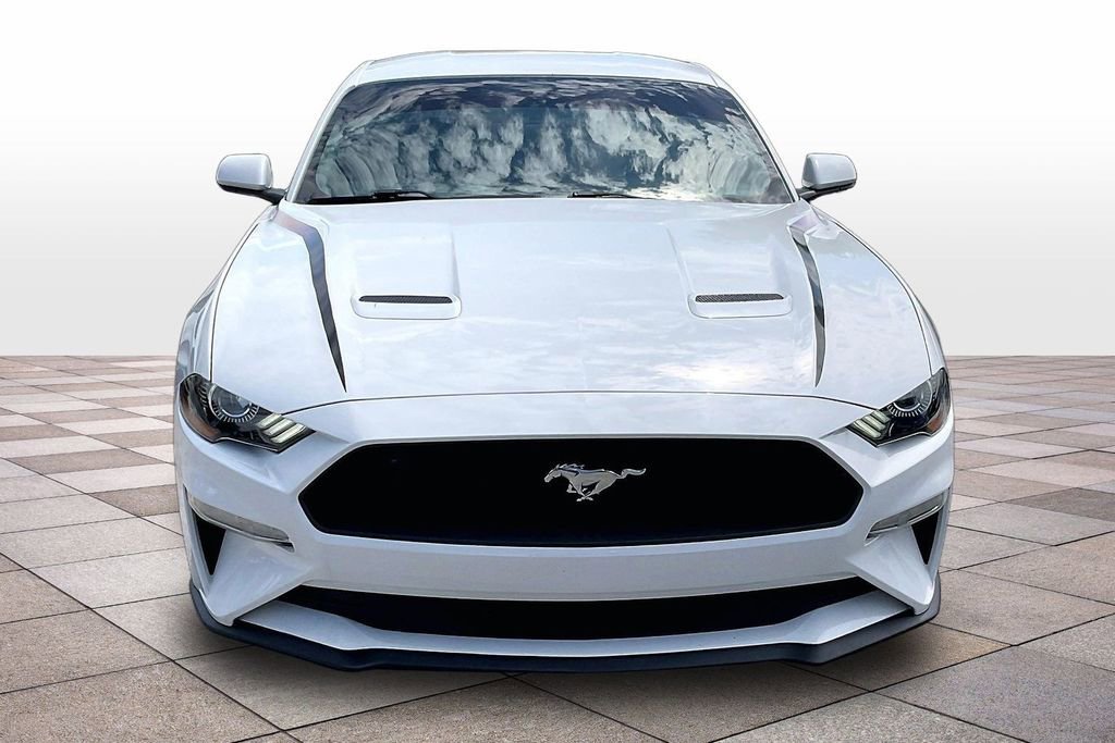 Certified 2018 Ford Mustang Coupe RWD image 3