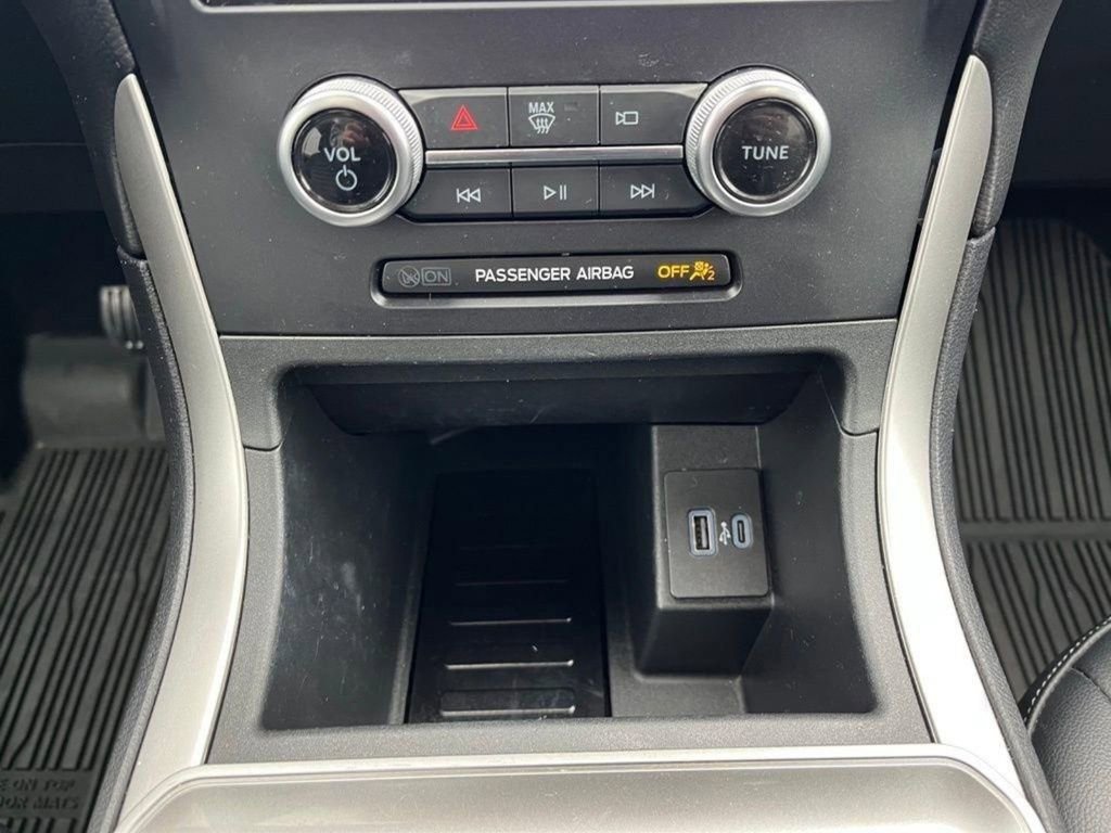 Certified 2024 Ford Edge SEL w/ Convenience Package AWD/4WD image 16