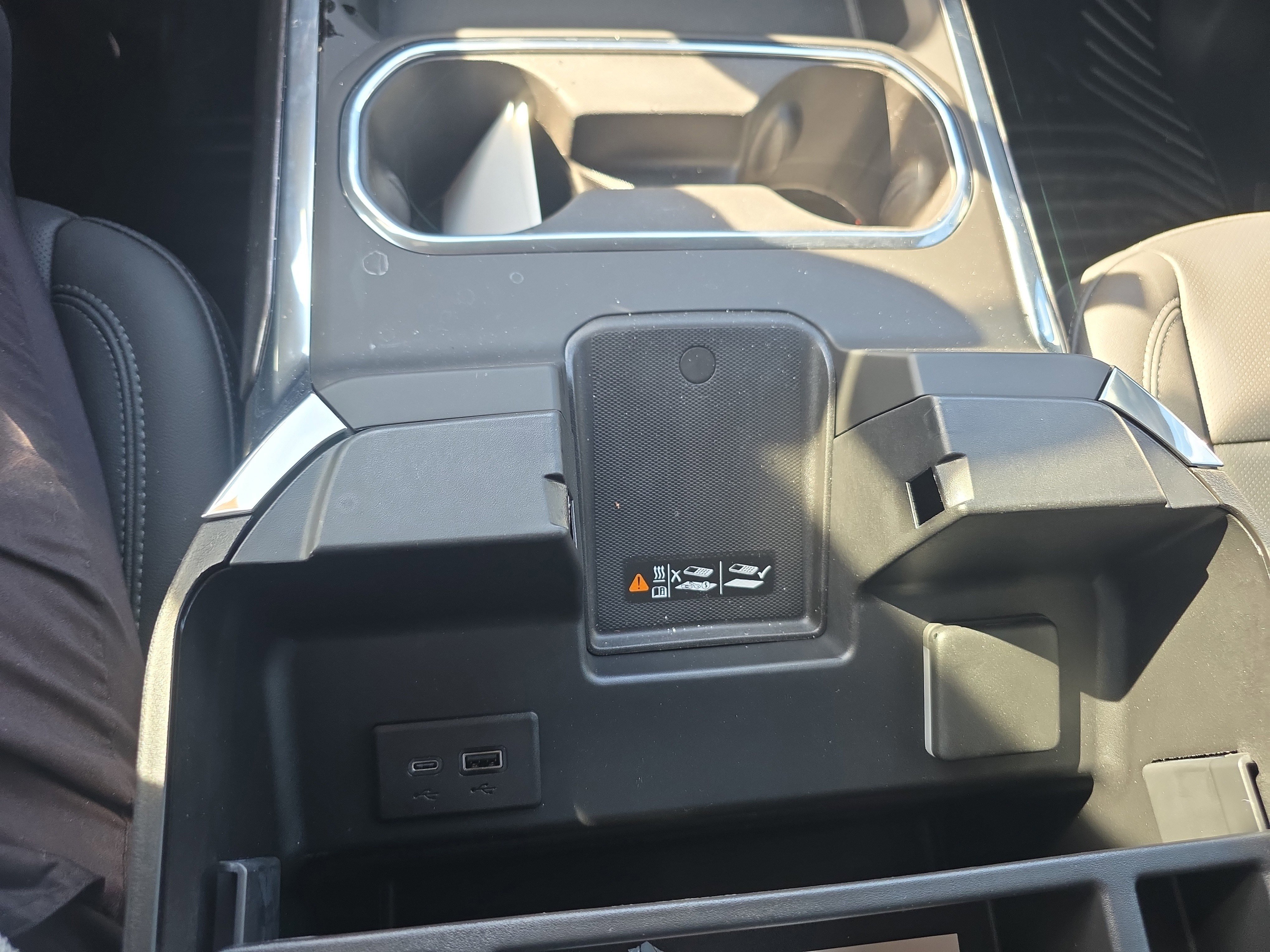 Used 2025 Chevrolet Silverado 3500 LTZ w/ LTZ Plus Package image 41