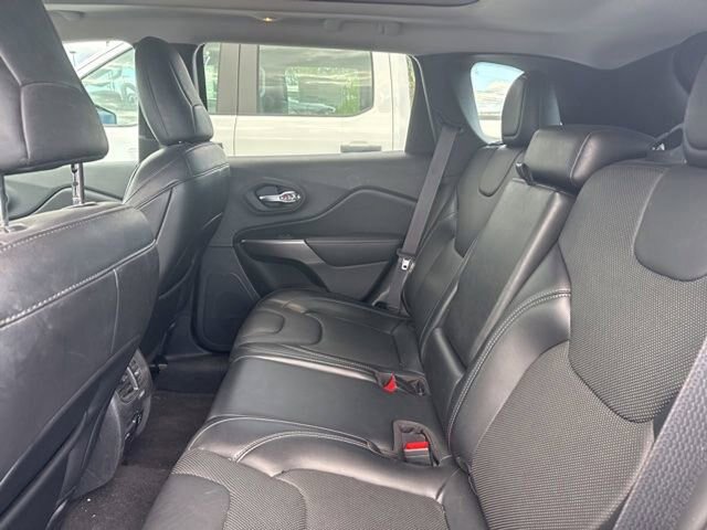 Used 2020 Jeep Cherokee Limited AWD/4WD image 5