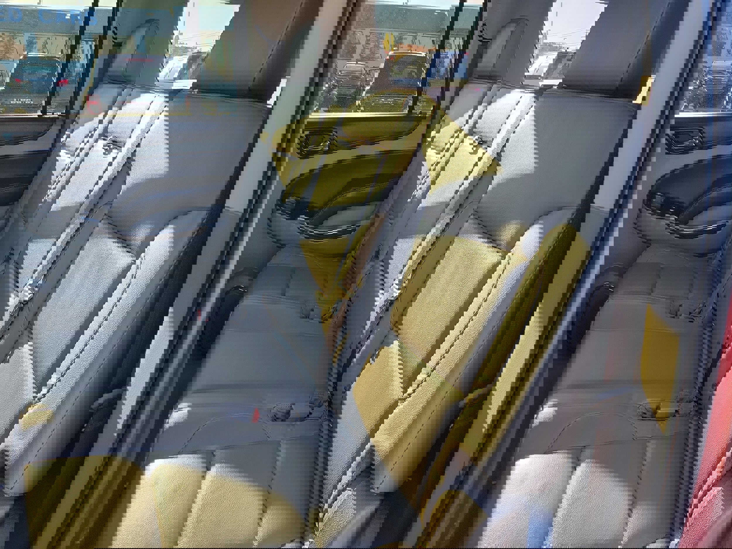 Used 2018 Chevrolet Suburban LT w/ Luxury Package image 14