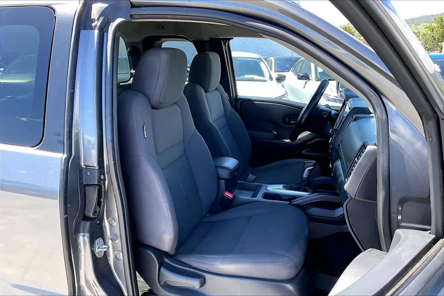 Used 2022 Nissan Frontier S w/ Technology Package RWD image 13