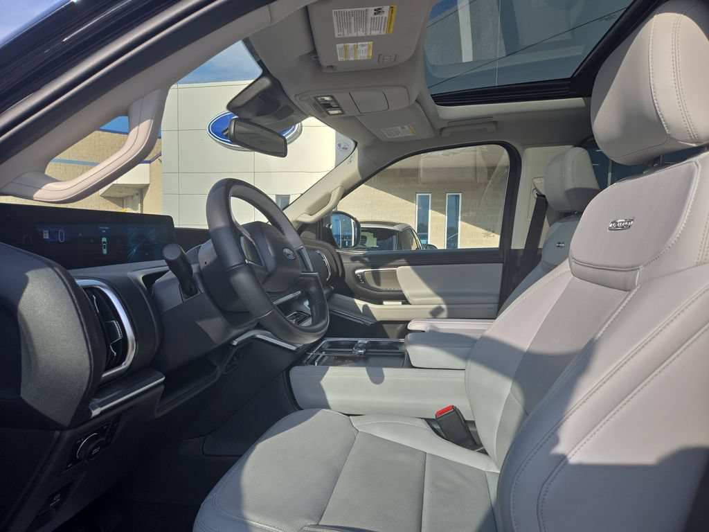 Certified 2025 Ford Expedition Platinum w/ Driver's Package AWD/4WD image 16