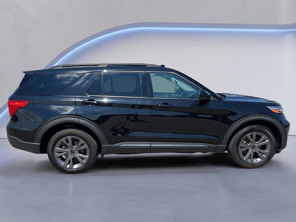 Certified 2024 Ford Explorer XLT w/ Equipment Group 202A AWD/4WD image 9