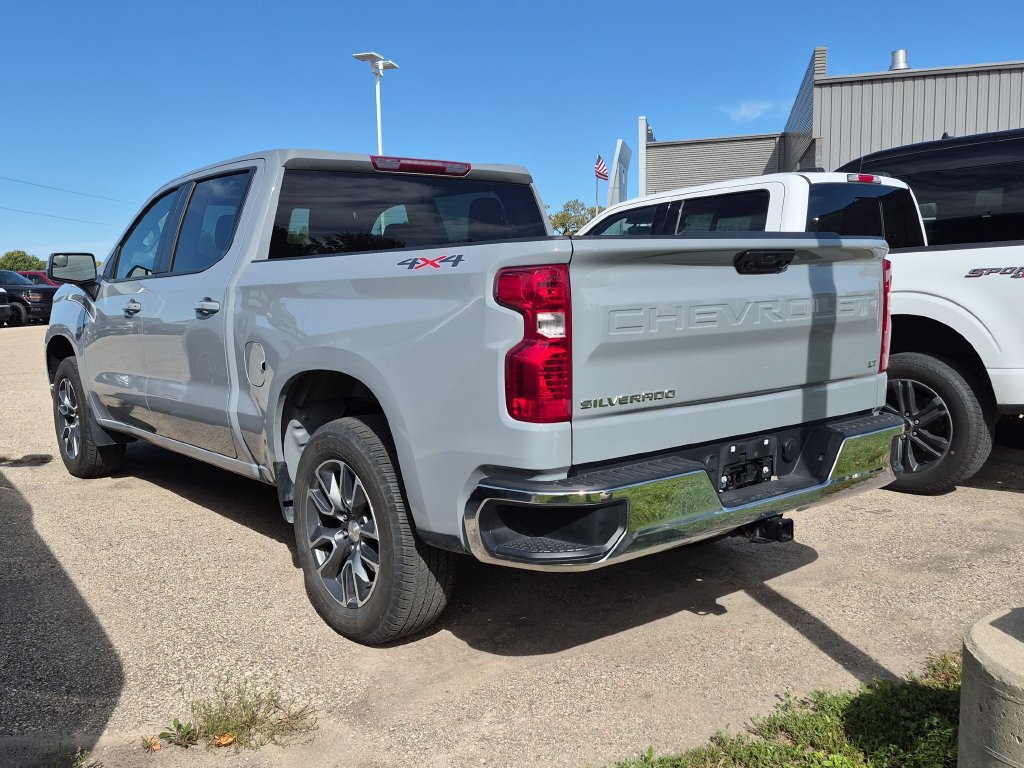 Used 2024 Chevrolet Silverado 1500 LT AWD/4WD image 3