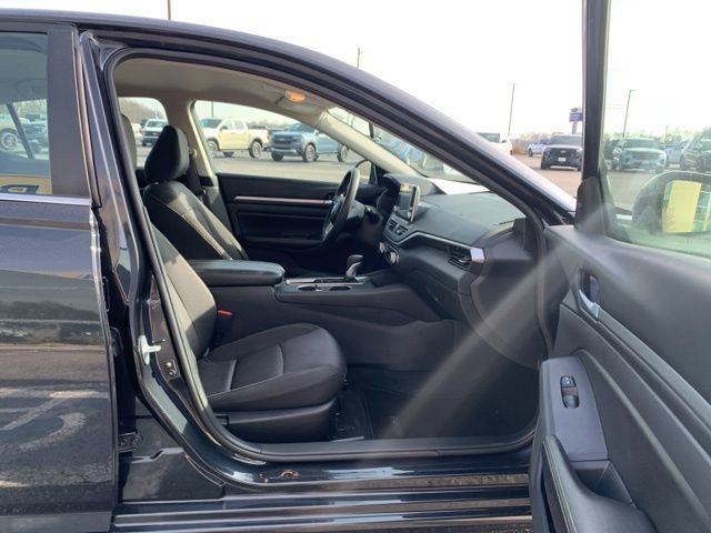 Used 2022 Nissan Altima 2.5 SV image 14