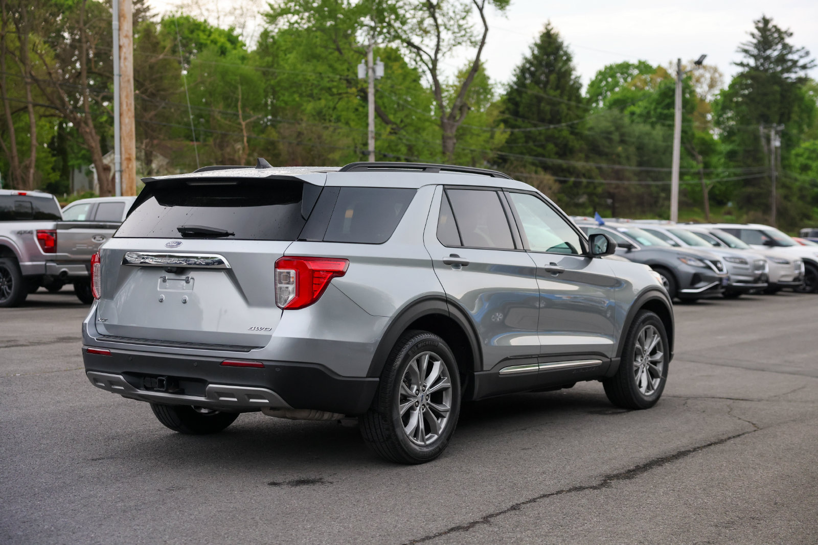 Certified 2023 Ford Explorer XLT w/ Equipment Group 202A AWD/4WD image 5
