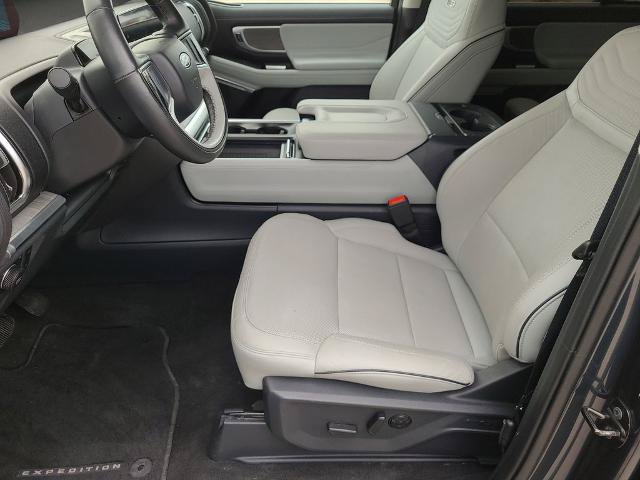 Certified 2025 Ford Expedition Platinum w/ Platinum Ultimate Package AWD/4WD image 24
