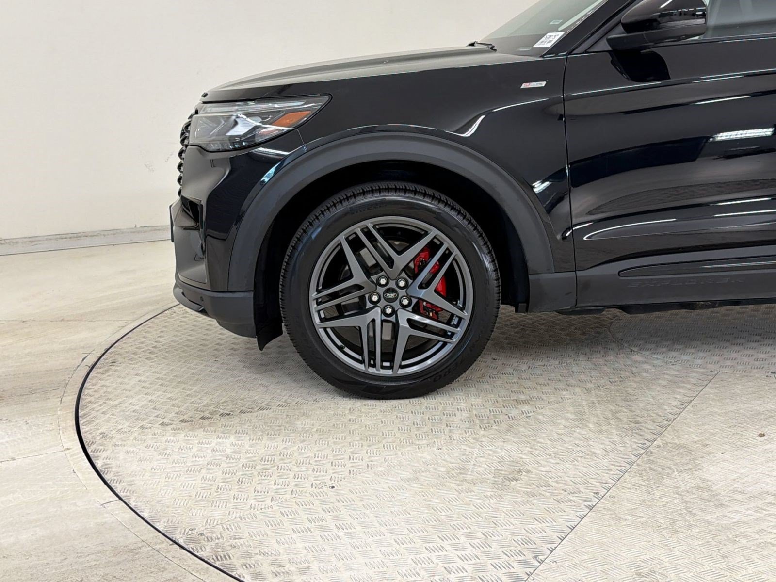 Certified 2025 Ford Explorer ST-Line w/ ST-Line Street Pack AWD/4WD image 26