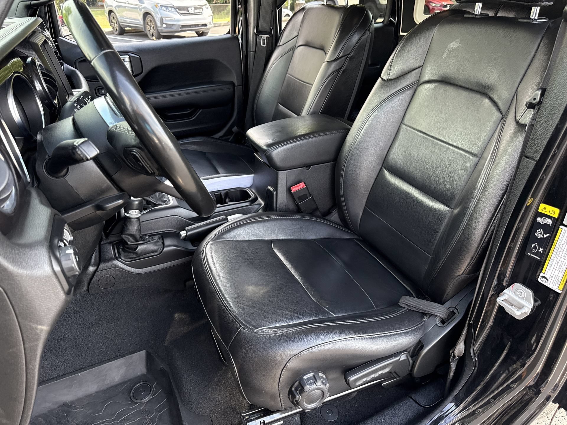 Used 2020 Jeep Wrangler Unlimited Sahara AWD/4WD image 16