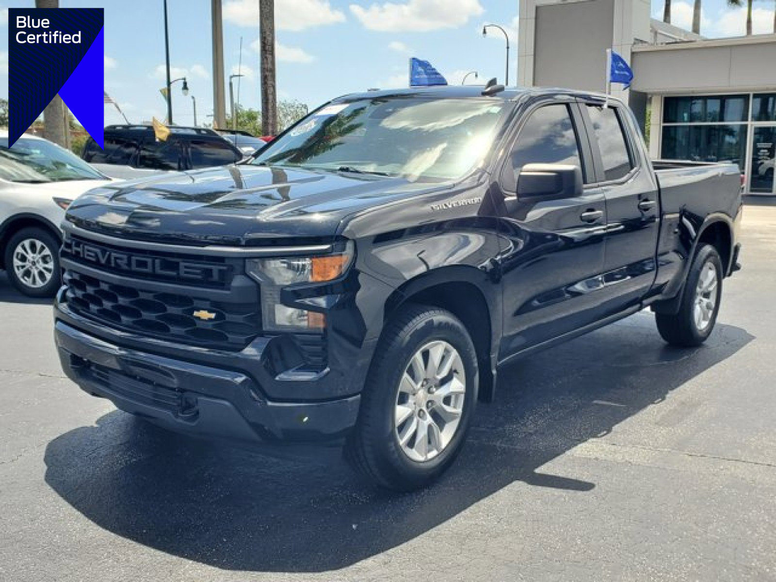 Used 2022 Chevrolet Silverado 1500 Custom image 1