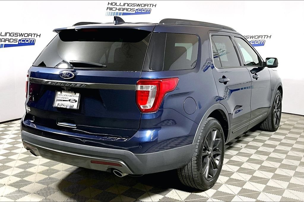 Certified 2017 Ford Explorer XLT w/ Equipment Group 202A FWD image 9