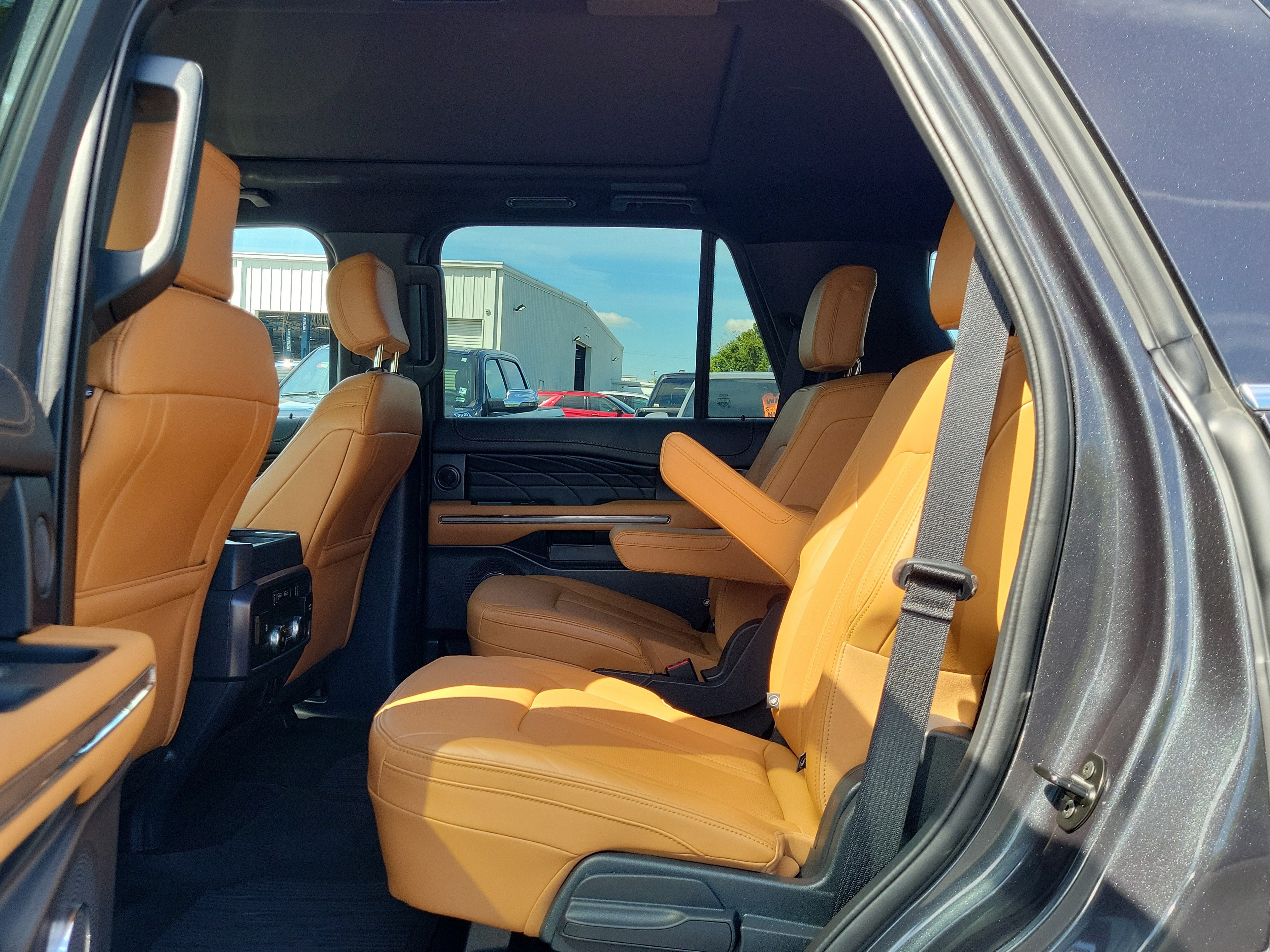 Certified 2023 Ford Expedition Platinum RWD image 13