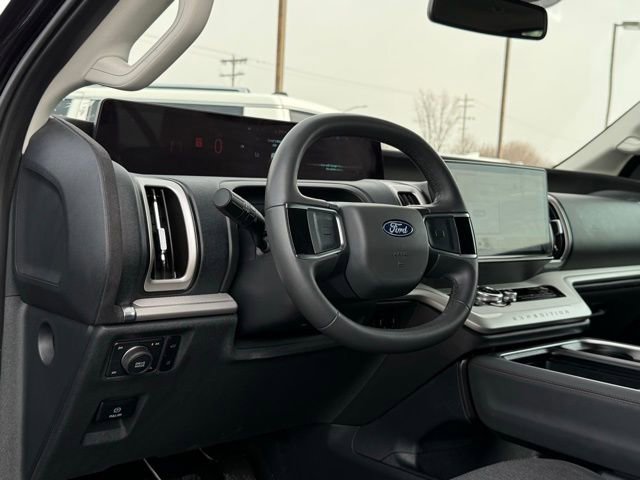 Certified 2025 Ford Expedition Active image 13