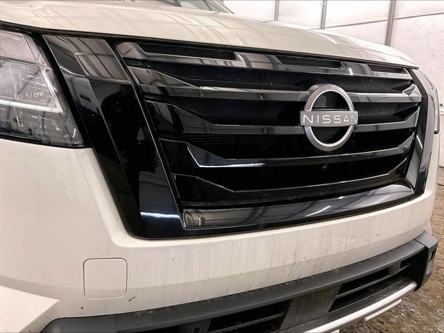 Used 2023 Nissan Pathfinder SL w/ Black Appearance Package AWD/4WD image 30