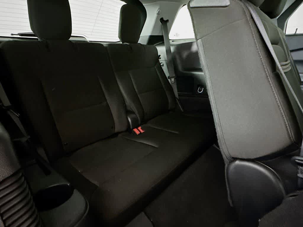 Certified 2024 Ford Explorer XLT RWD image 30