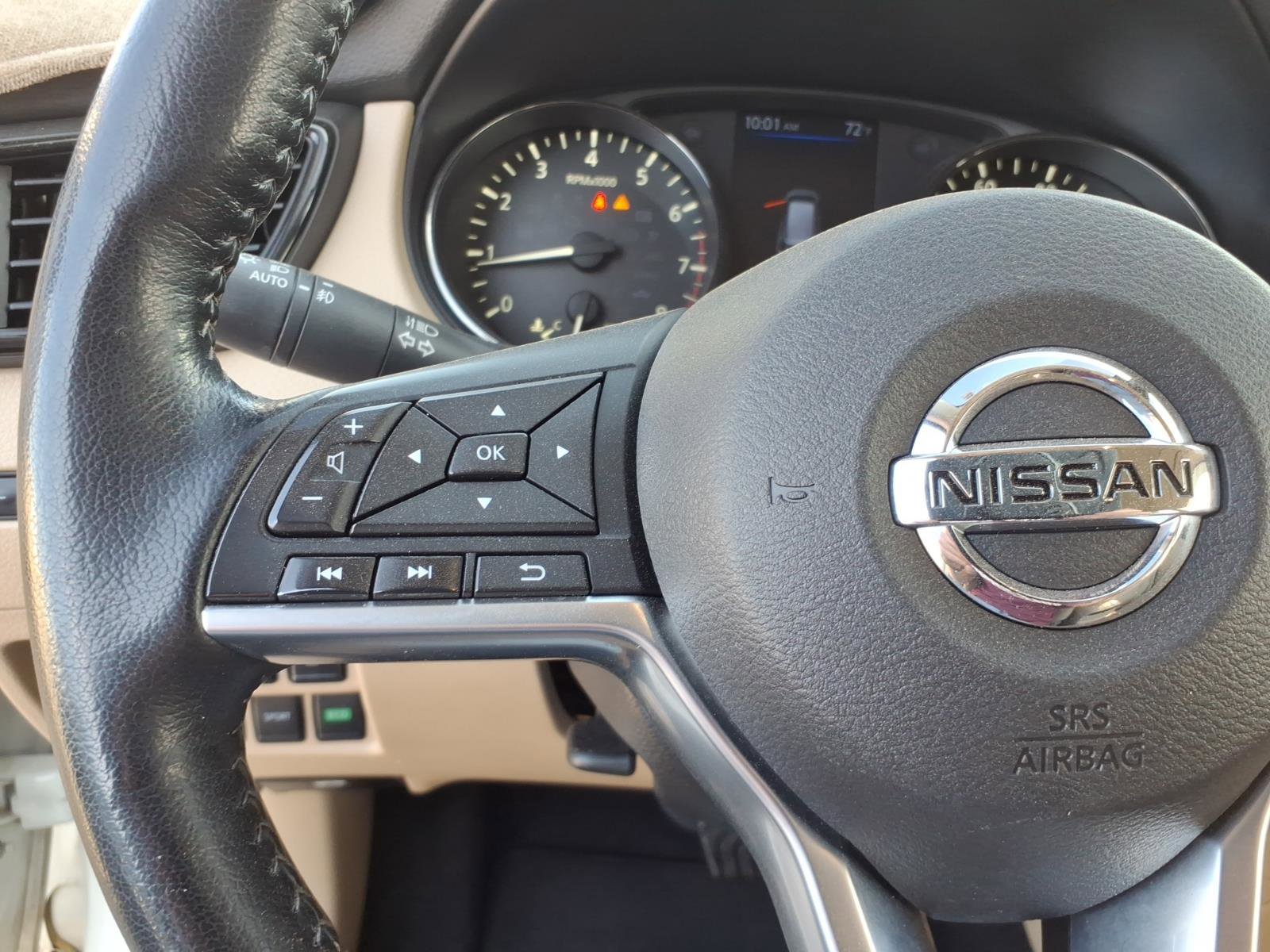 Used 2020 Nissan Rogue SV w/ Sun & Sound Touring Package FWD image 17