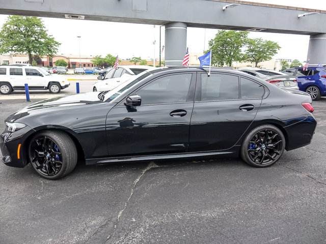 Used 2025 BMW 330i Sedan w/ M Sport Package RWD image 5
