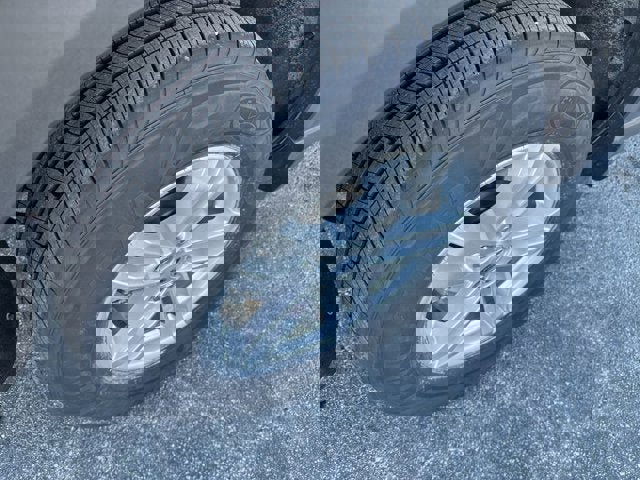 Certified 2022 Ford Explorer XLT w/ Equipment Group 202A image 20