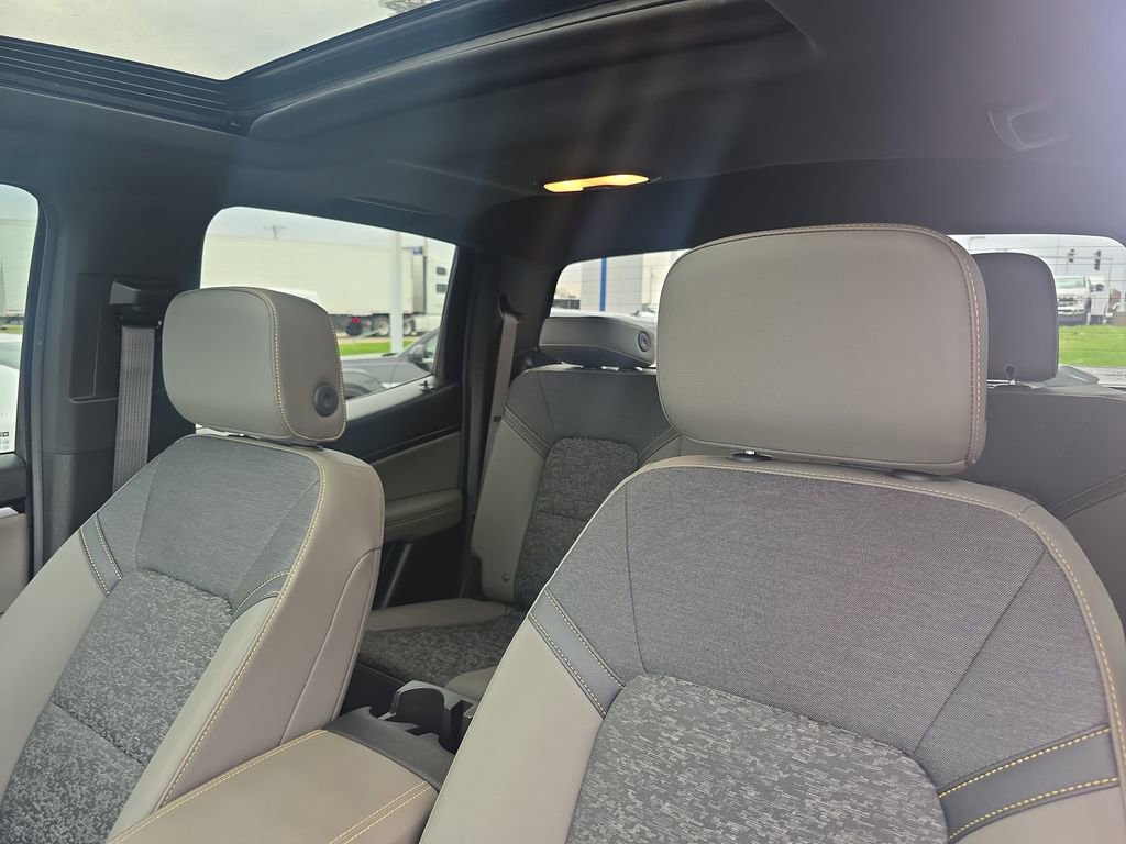 Used 2024 Chevrolet Colorado ZR2 w/ Technology Package image 22