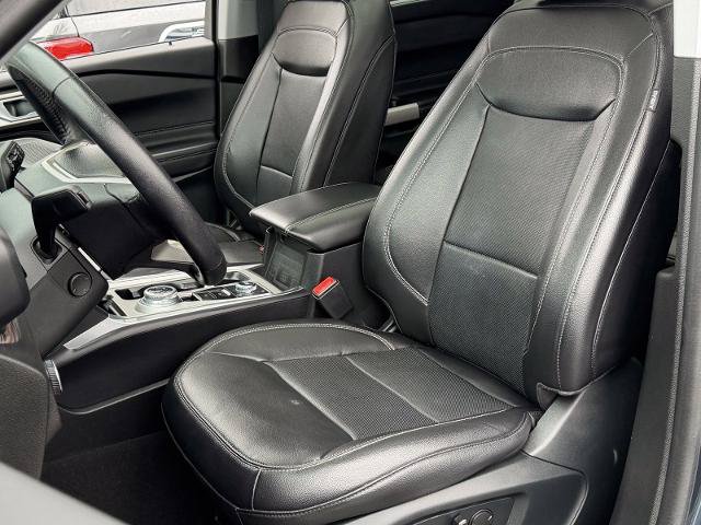 Certified 2023 Ford Explorer Limited w/ Limited Technology Package AWD/4WD image 9