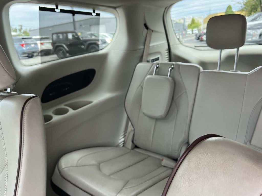 Used 2020 Chrysler Pacifica Limited FWD image 25