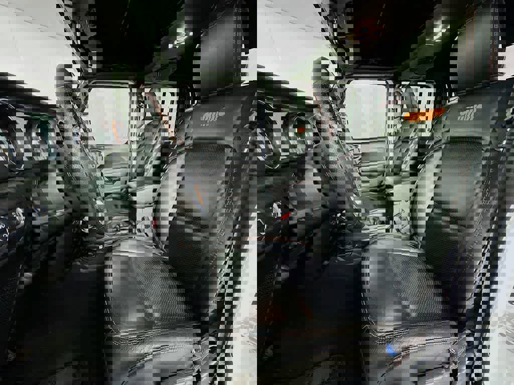 Used 2023 Jeep Gladiator Mojave w/ Dual Top Group image 15