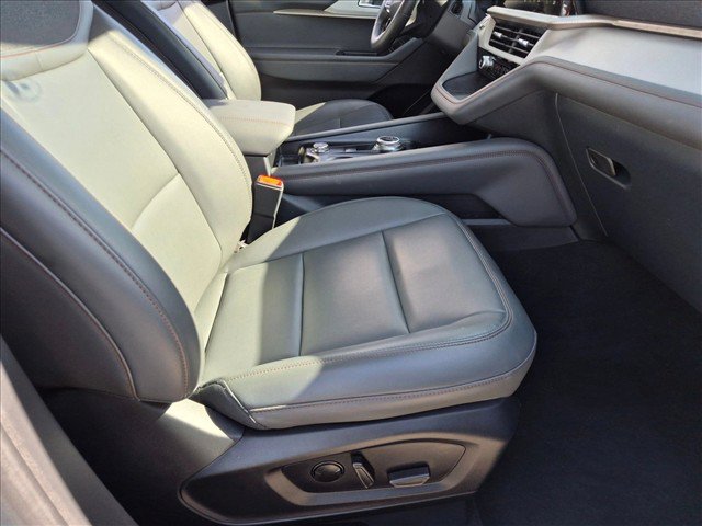 Certified 2025 Ford Explorer Active w/ Active Comfort Package RWD image 19