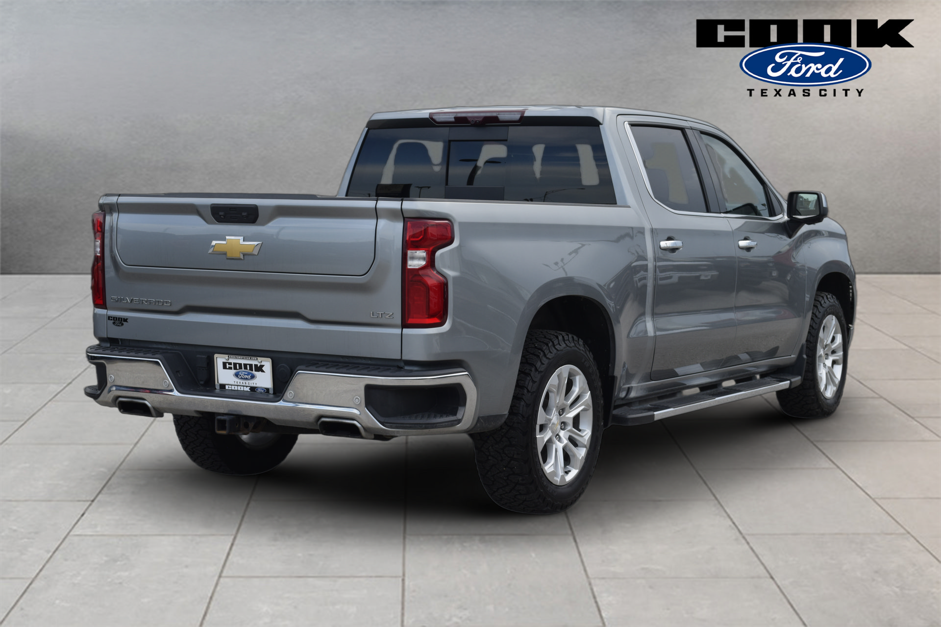 Used 2023 Chevrolet Silverado 1500 LTZ w/ LTZ Premium Package AWD/4WD image 3