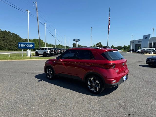 Used 2022 Hyundai Venue Limited FWD image 4