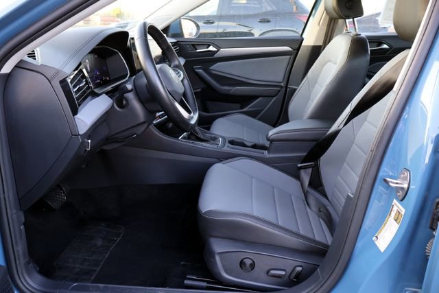 Used 2025 Volkswagen Jetta SE image 26