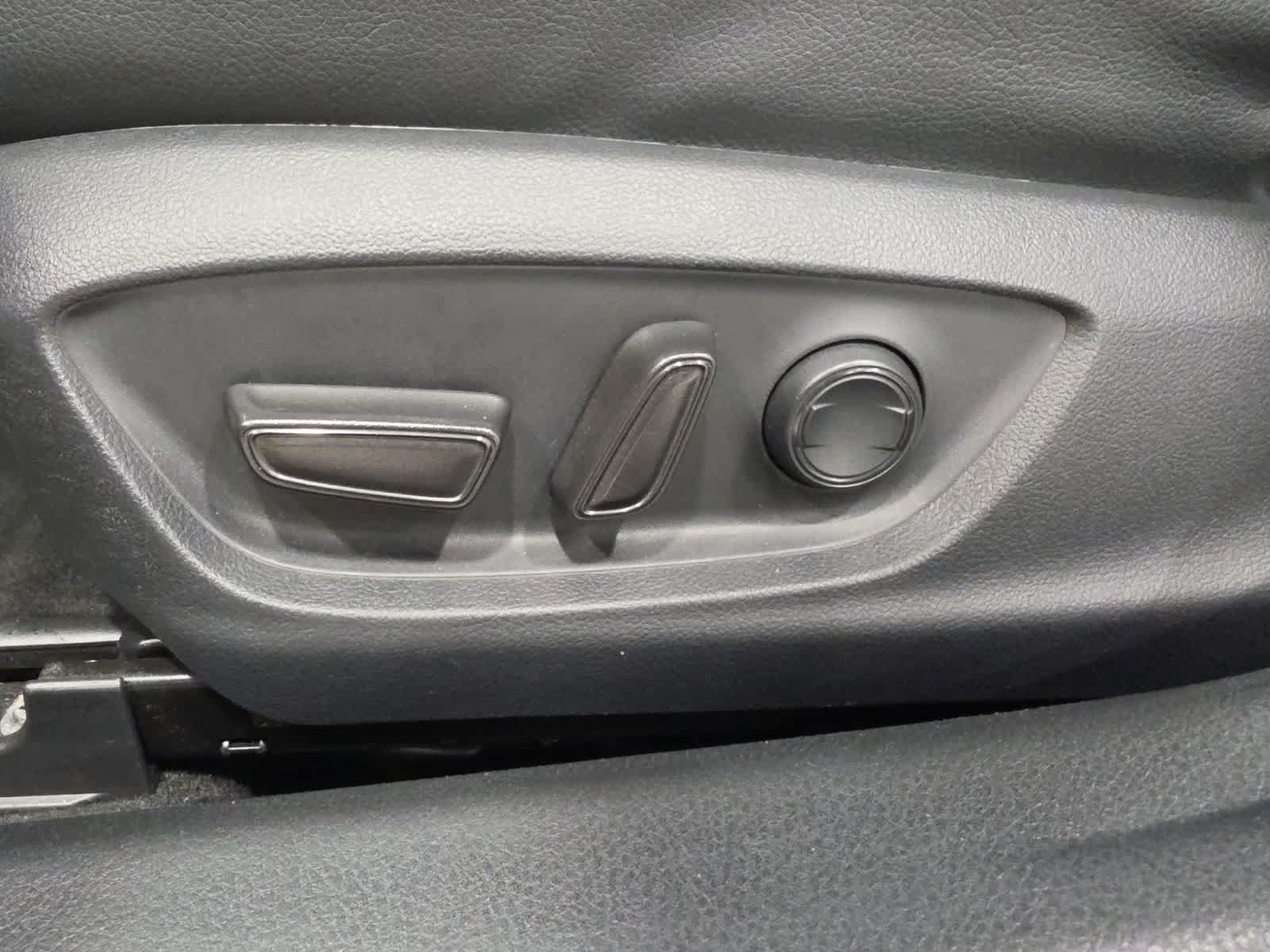 Used 2019 Toyota Camry FWD image 20
