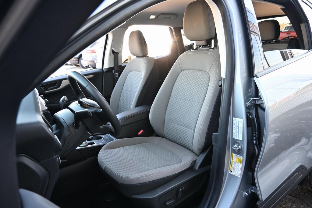 Certified 2022 Ford Escape SE w/ SE Sport Appearance Package image 21