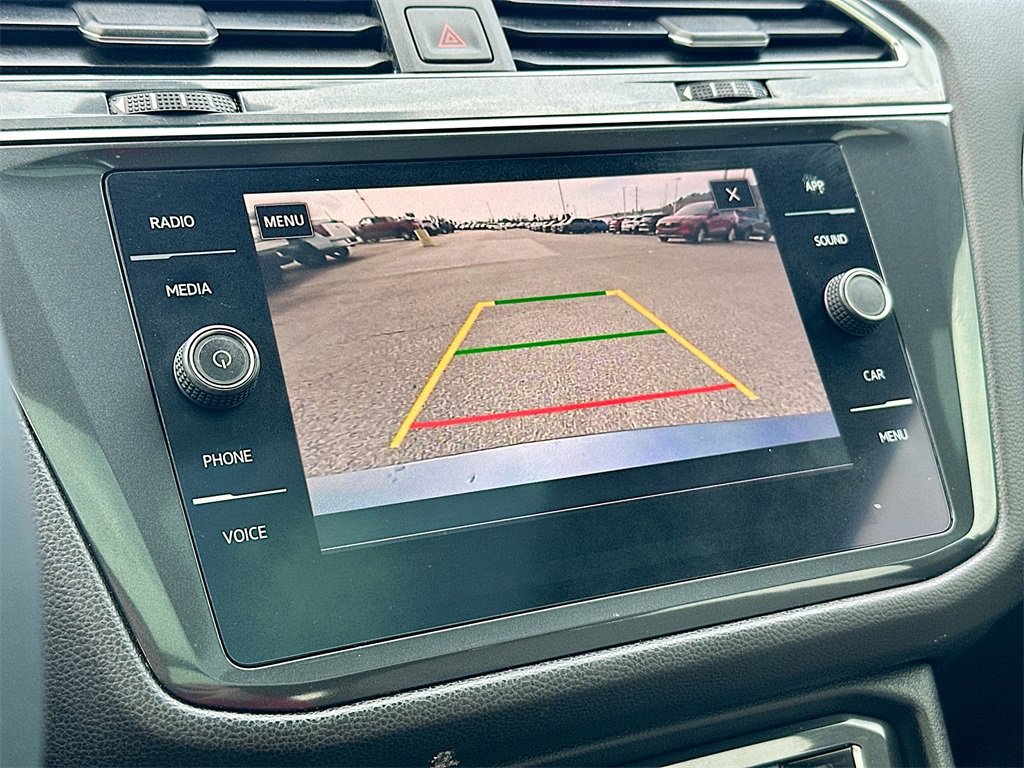 Used 2020 Volkswagen Tiguan SE image 23