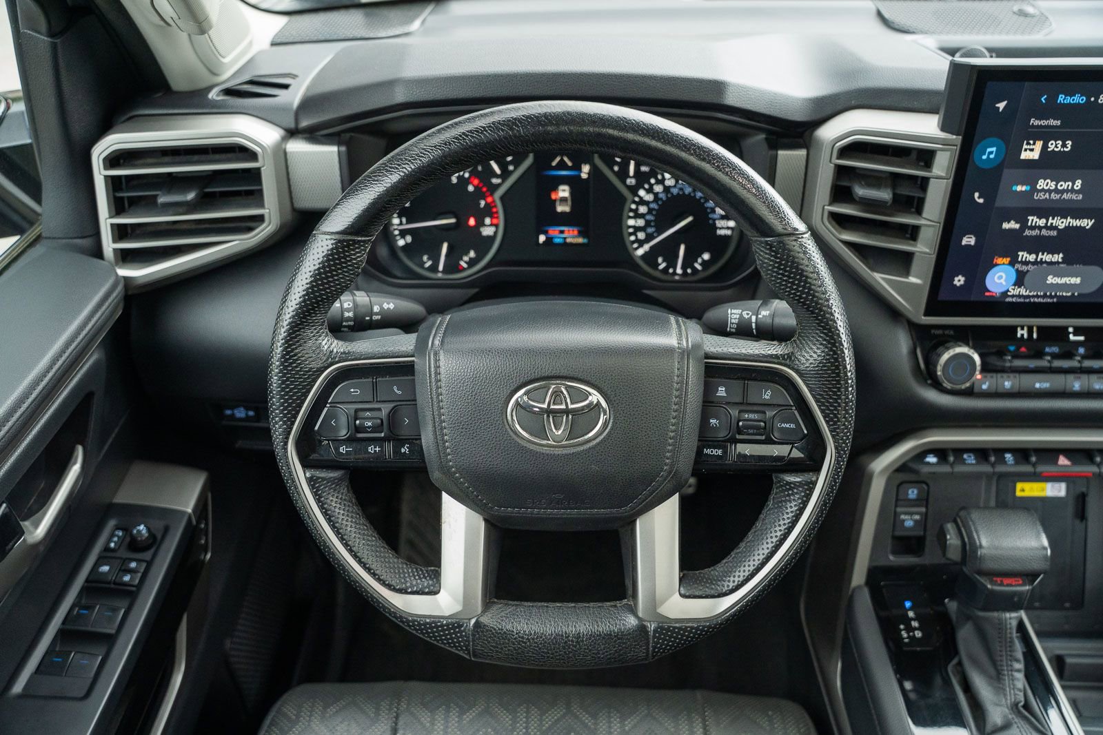 Used 2022 Toyota Tundra Limited w/ TRD Off-Road Package AWD/4WD image 38