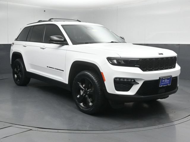 Used 2023 Jeep Grand Cherokee Limited w/ Black Appearance Package