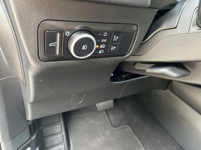 Certified 2025 Ford Escape Platinum AWD/4WD image 31