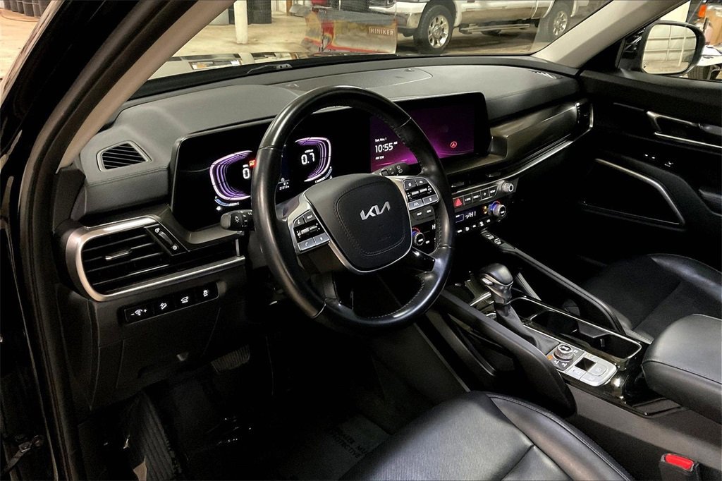 Used 2025 Kia Telluride S image 13