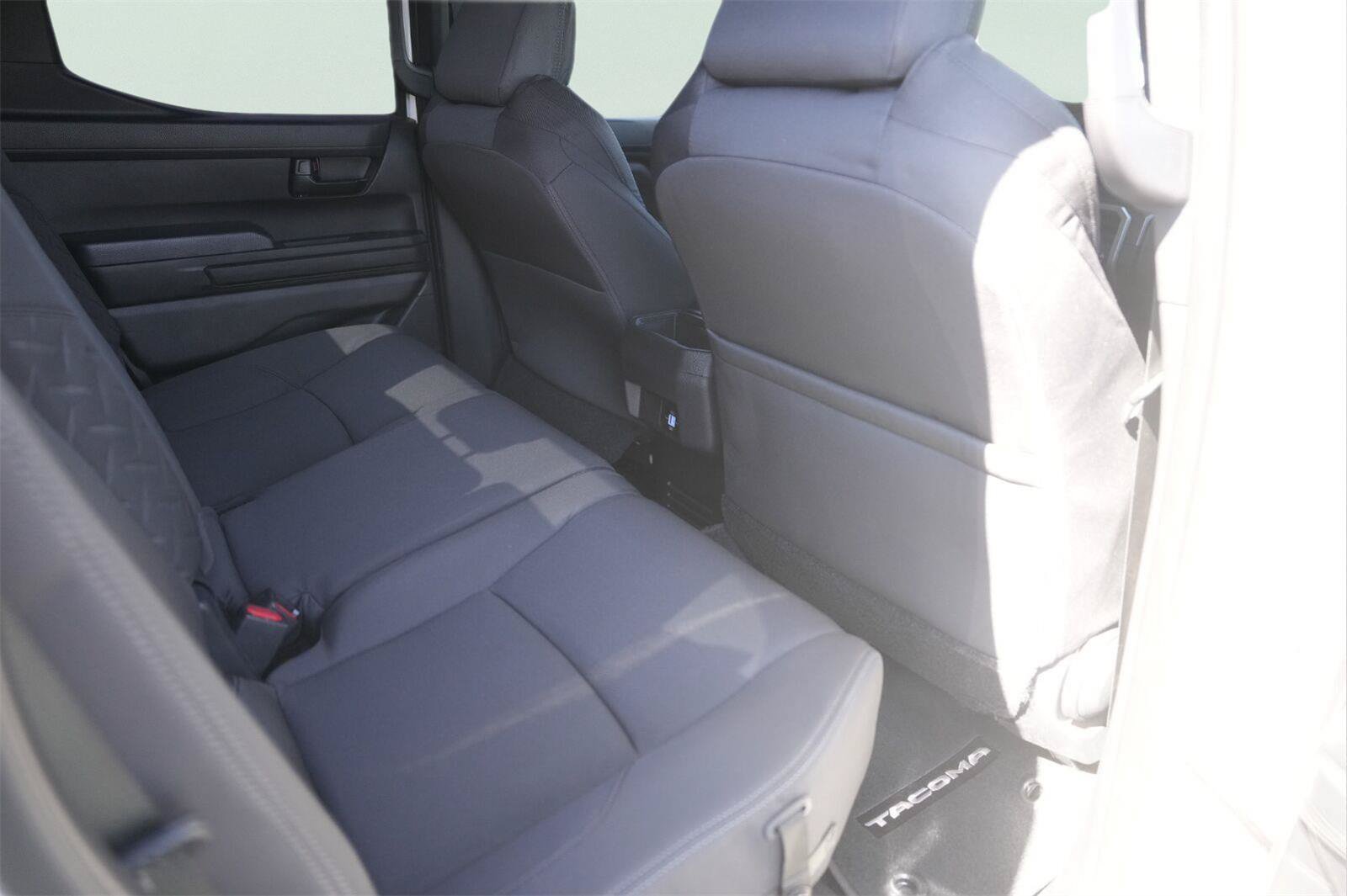 Used 2025 Toyota Tacoma SR5 AWD/4WD image 14