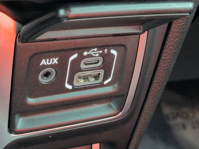 Used 2024 Jeep Gladiator Mojave w/ Technology Group AWD/4WD image 23