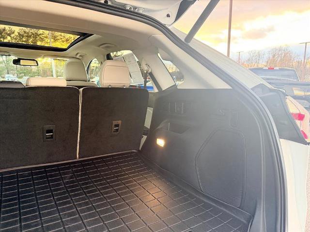 Certified 2022 Ford Edge Titanium w/ Equipment Group 301A image 17