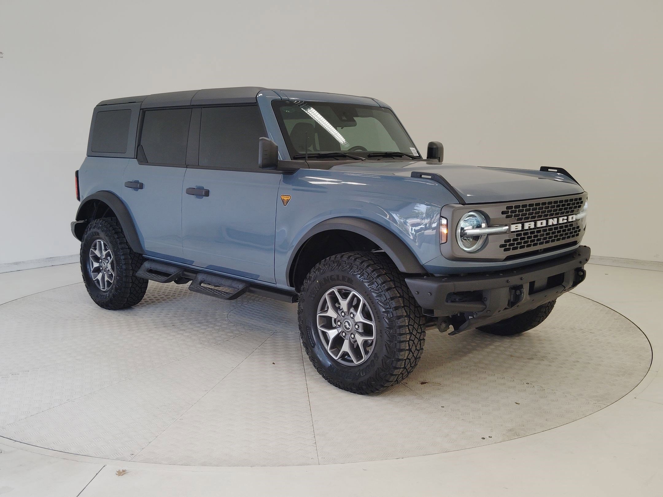 Certified 2024 Ford Bronco Badlands image 7