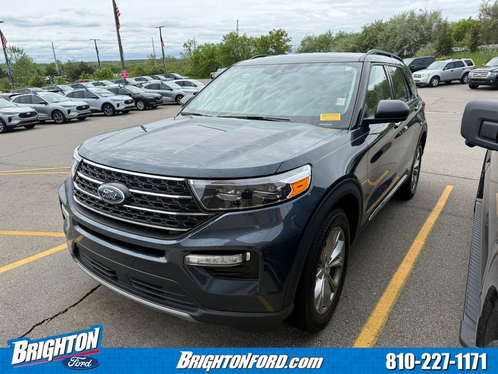 Certified 2023 Ford Explorer XLT w/ Equipment Group 202A AWD/4WD image 3
