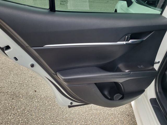 Used 2024 Toyota Camry SE FWD image 11