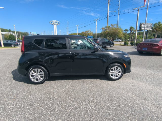 Used 2021 Kia Soul LX FWD image 4