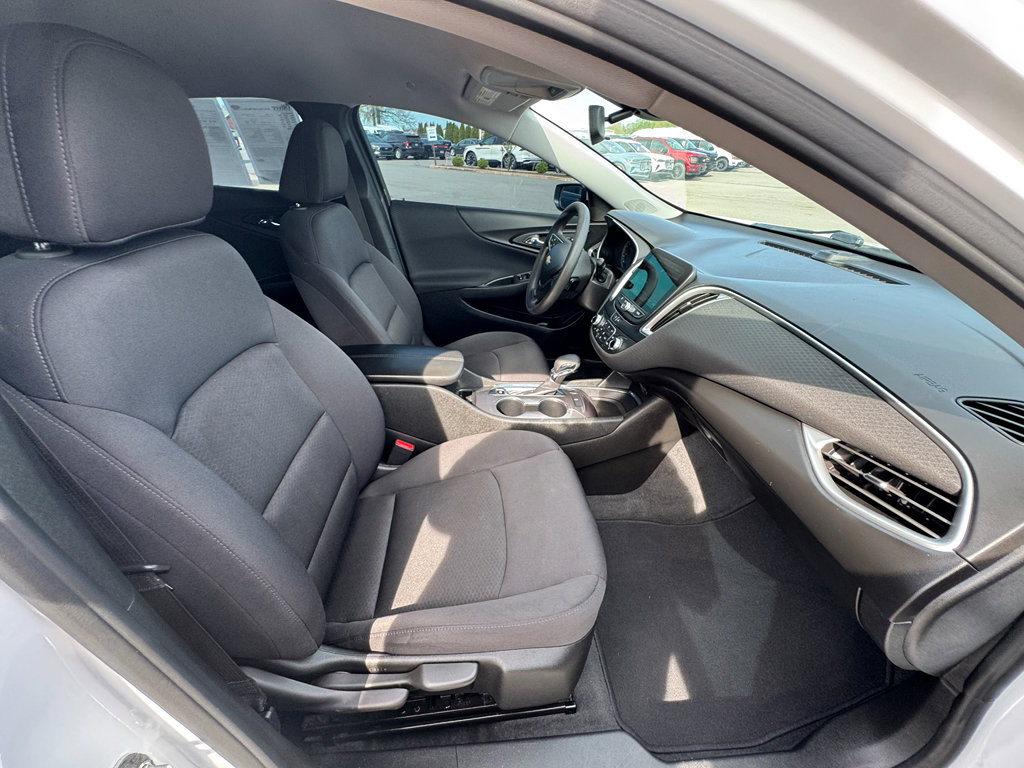 Used 2022 Chevrolet Malibu LT FWD image 14