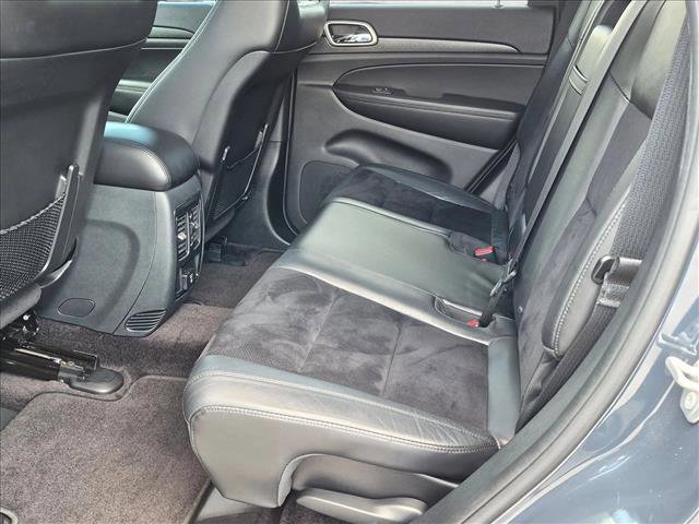 Used 2018 Jeep Grand Cherokee Altitude RWD image 17