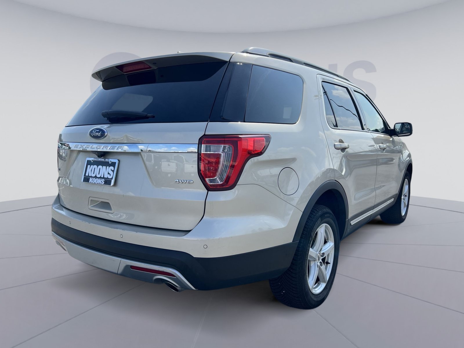 Certified 2017 Ford Explorer XLT w/ Equipment Group 202A AWD/4WD image 7