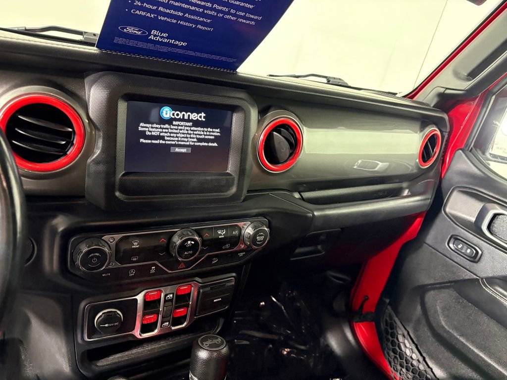 Used 2019 Jeep Wrangler Unlimited Sahara image 16