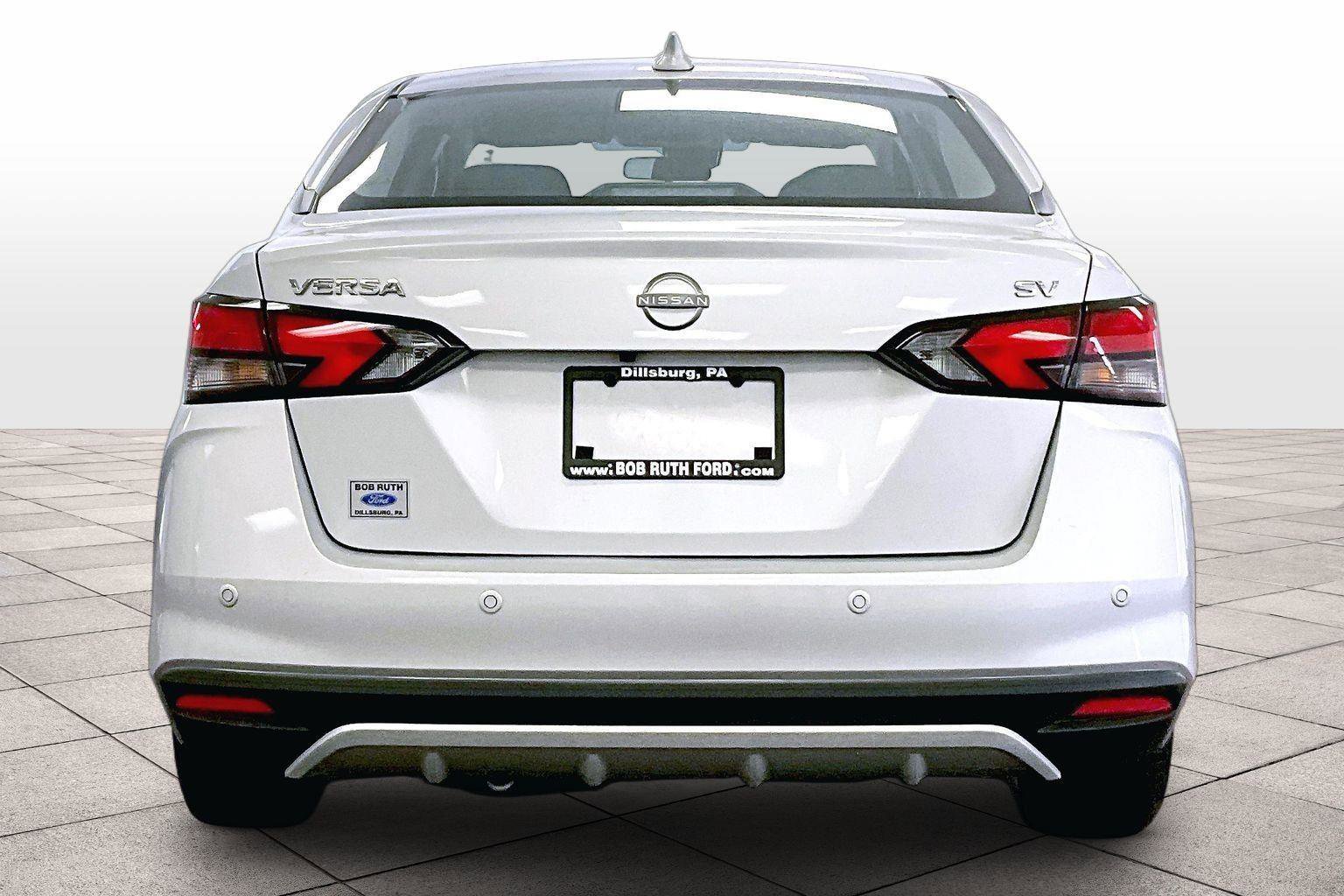 Used 2023 Nissan Versa SV image 4